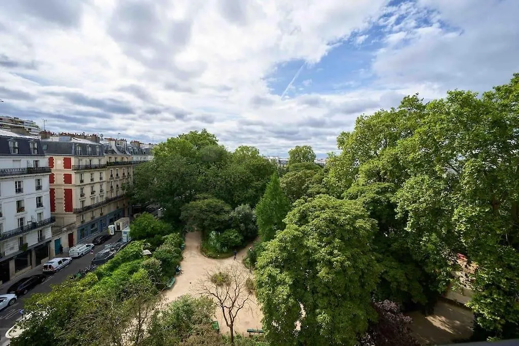 Marais - Parents & Kids With Park View